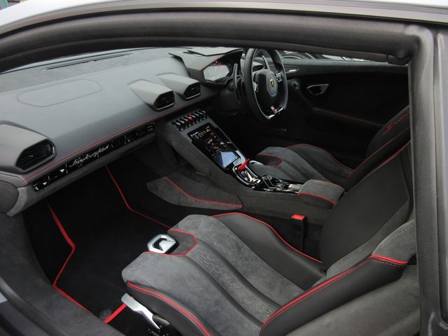 LAMBORGHINI HURACAN 2024 Image 31