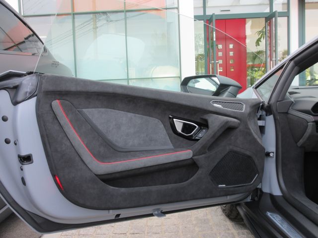 LAMBORGHINI HURACAN 2024 Image 31