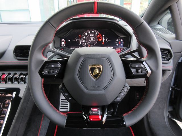 LAMBORGHINI HURACAN 2024 Image 31