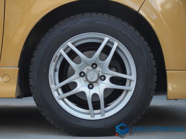 TOYOTA BB OPENDECK 2001 Image 31