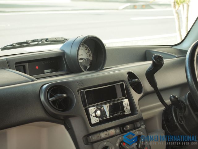 TOYOTA BB OPENDECK 2001 Image 31