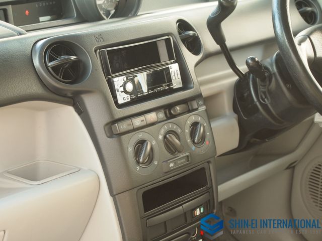 TOYOTA BB OPENDECK 2001 Image 31