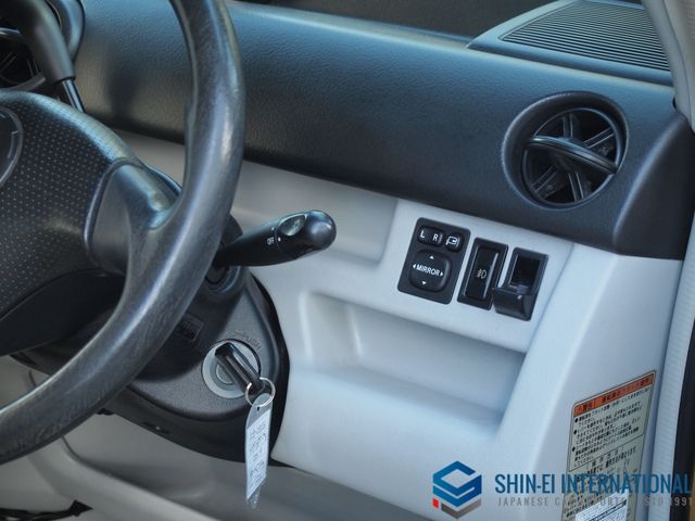 TOYOTA BB OPENDECK 2001 Image 31