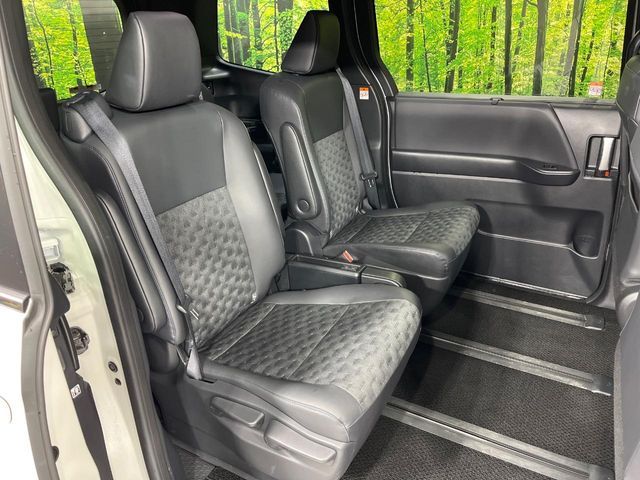 TOYOTA VOXY 4WD 2025 Image 31