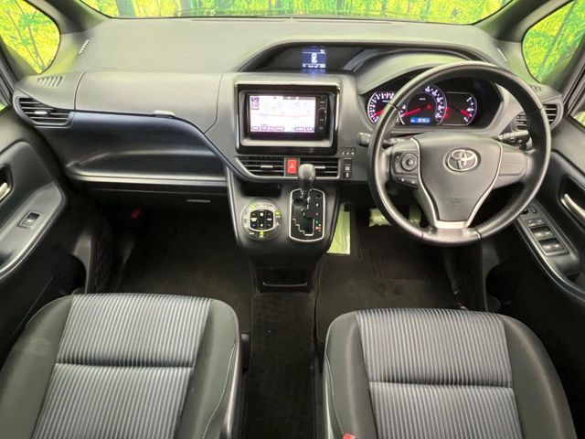 TOYOTA VOXY 2014 Image 31