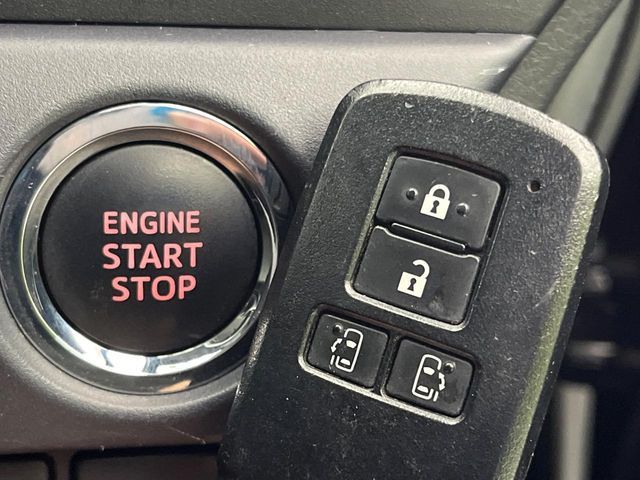 TOYOTA VOXY 2014 Image 31