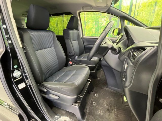 TOYOTA VOXY 2014 Image 31