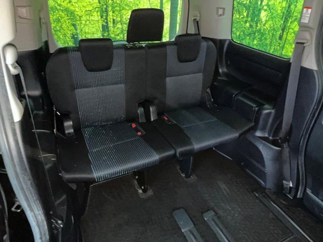 TOYOTA VOXY 2014 Image 31