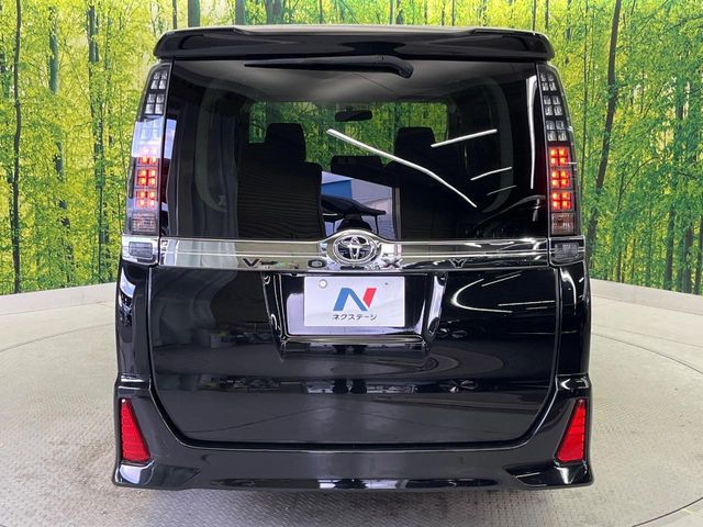 TOYOTA VOXY 2014 Image 31