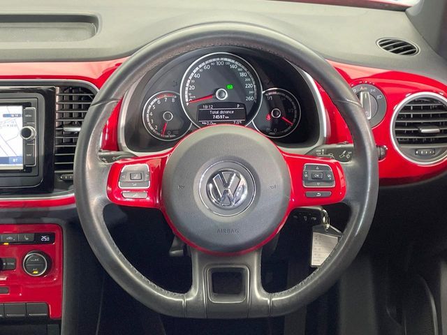 VOLKSWAGEN THE BEETL 2015 Image 31