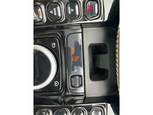 ASTON MARTIN SUV 2021 Image 31