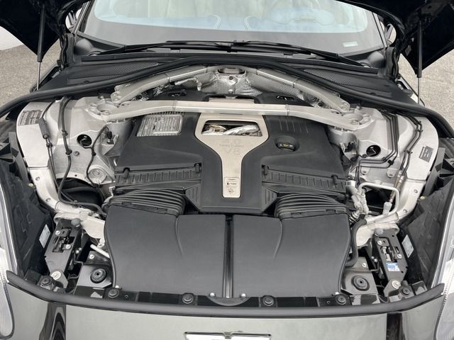 ASTON MARTIN SUV 2021 Image 31