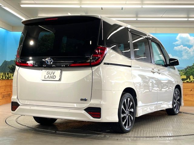 TOYOTA NOAH HYBRID 2023 Image 31