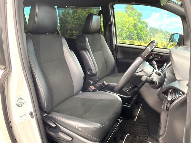 TOYOTA NOAH 2021 Image 31