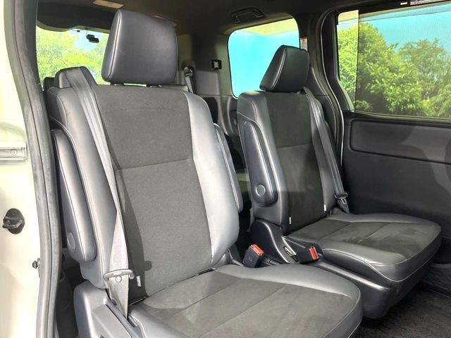 TOYOTA NOAH 2021 Image 31