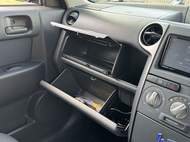 TOYOTA BB 2004 Image 31