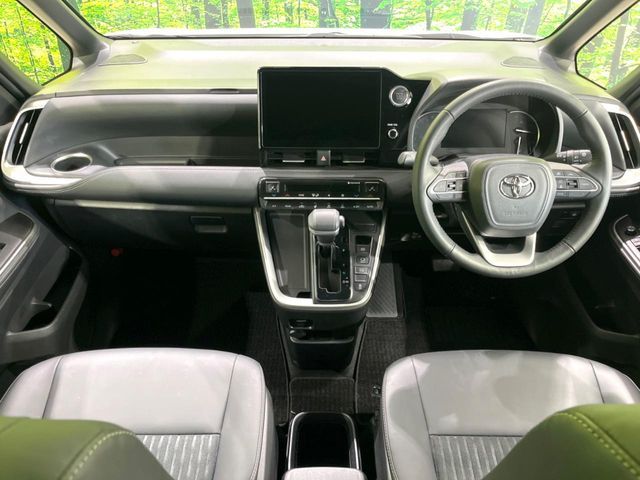 TOYOTA NOAH 2023 Image 31