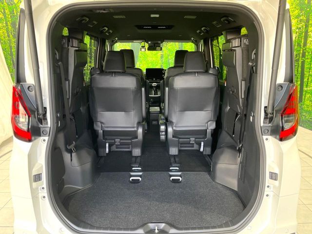 TOYOTA NOAH 2023 Image 31