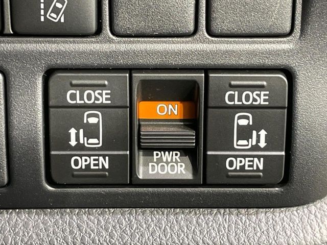 TOYOTA ESQUIRE 2018 Image 31