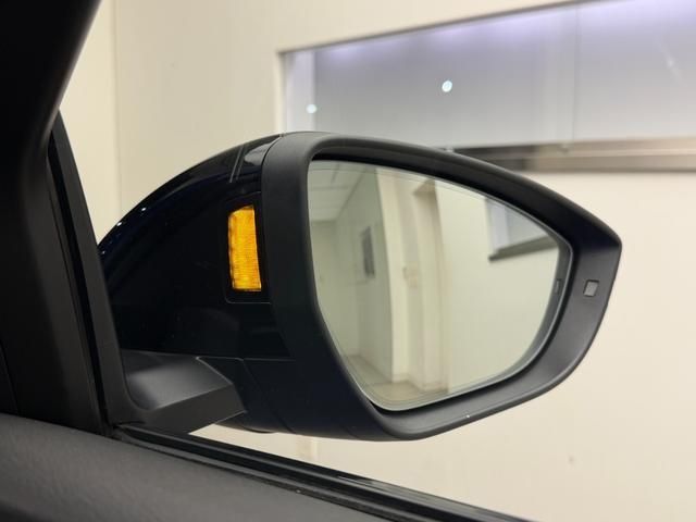 AUDI Q8 E-TRON SPORT 2024 Image 31