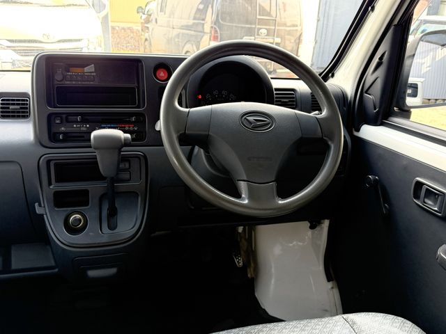 DAIHATSU HIJET CARGO 4WD 2010 Image 31