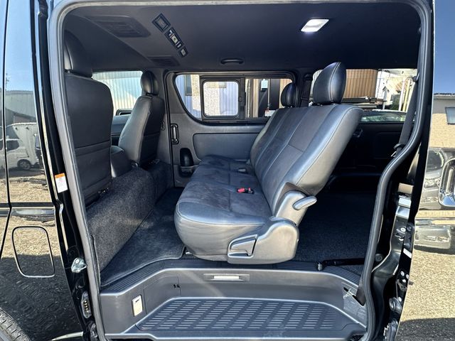 TOYOTA HIACE VAN 4WD 2020 Image 31