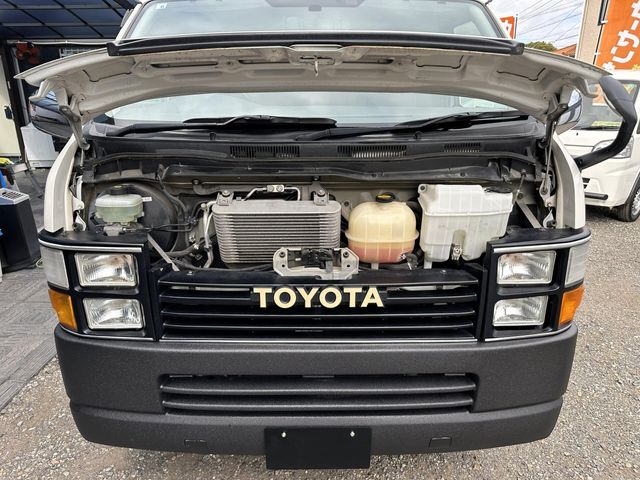 TOYOTA HIACE VAN 4WD 2011 Image 31