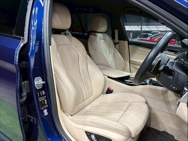 BMW 5SERIES TOURING 2017 Image 31