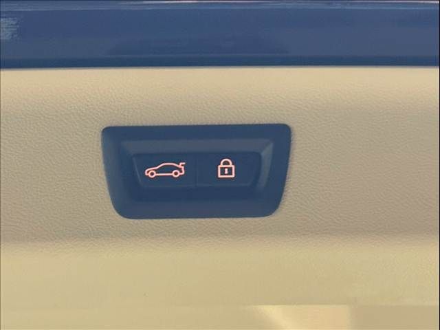 BMW 5SERIES TOURING 2017 Image 31