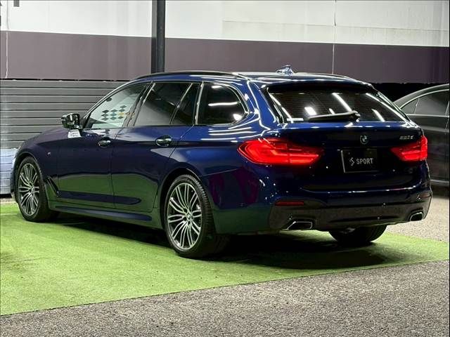 BMW 5SERIES TOURING 2017 Image 31