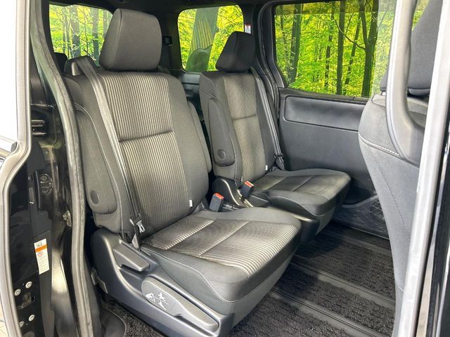 TOYOTA VOXY 2019 Image 31