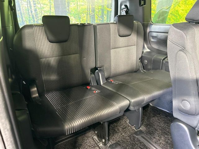 TOYOTA VOXY 2019 Image 31