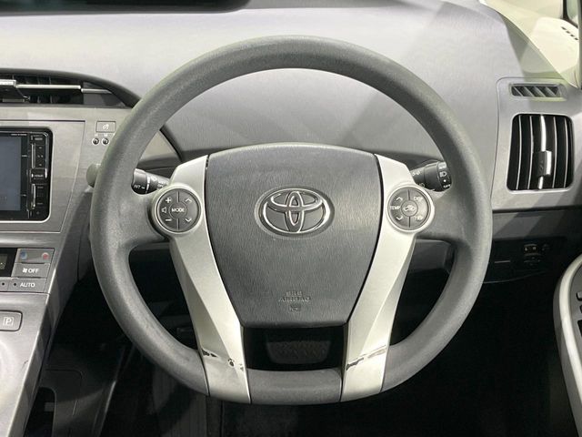TOYOTA PRIUS 2014 Image 31
