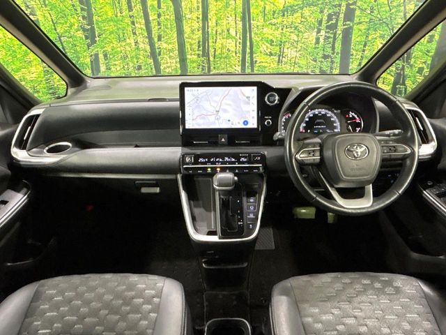 TOYOTA VOXY 2022 Image 31