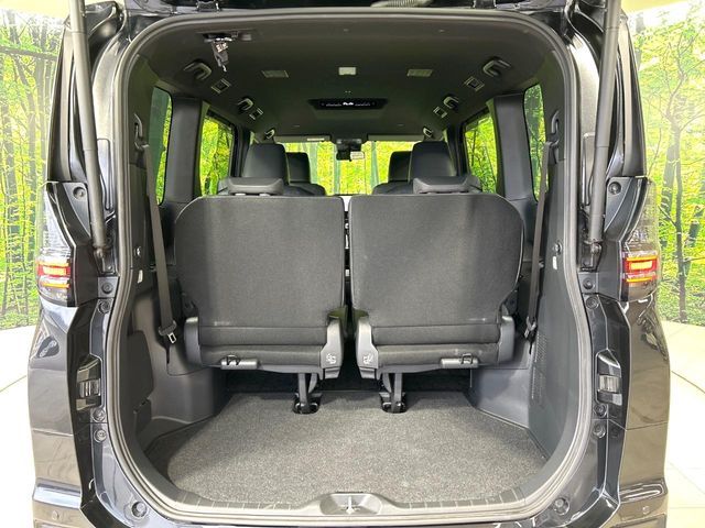 TOYOTA VOXY 2022 Image 31