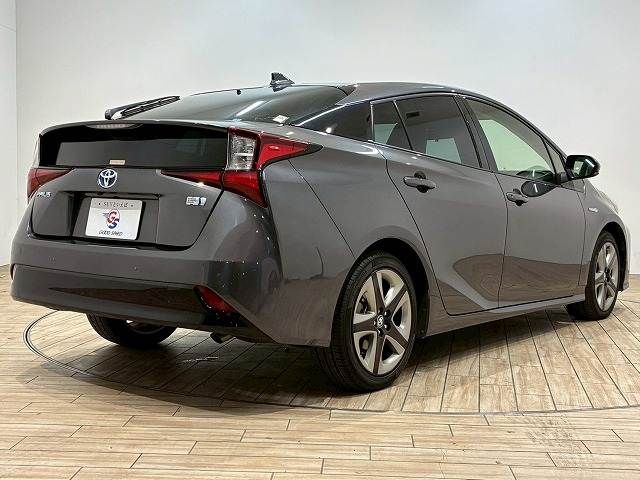 TOYOTA PRIUS 2019 Image 31