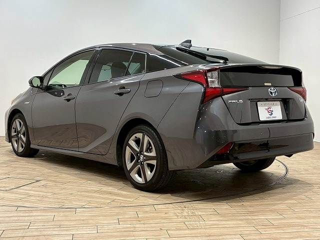 TOYOTA PRIUS 2019 Image 31