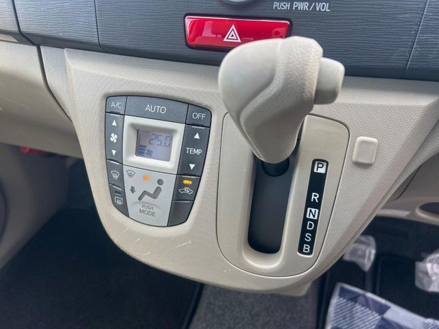 DAIHATSU MOVE 2012 Image 31