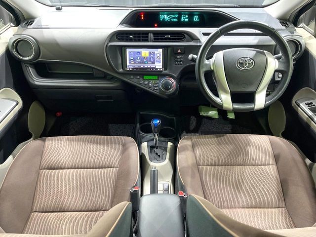 TOYOTA AQUA 2013 Image 31