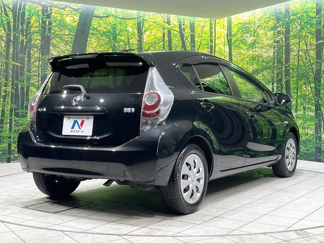 TOYOTA AQUA 2013 Image 31