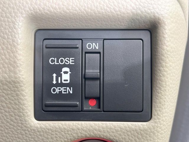 HONDA N BOX 2018 Image 31