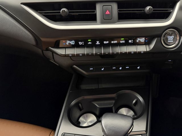 TOYOTA LEXUS UX200 2021 Image 31