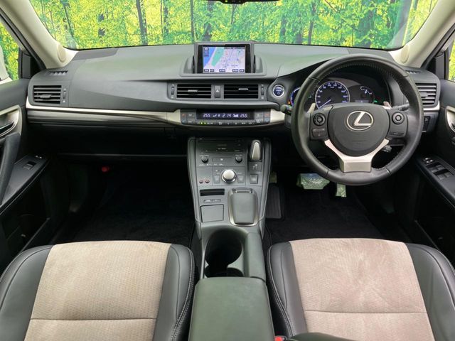 TOYOTA LEXUS CT200H 2017 Image 31
