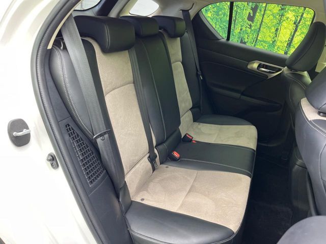 TOYOTA LEXUS CT200H 2017 Image 31