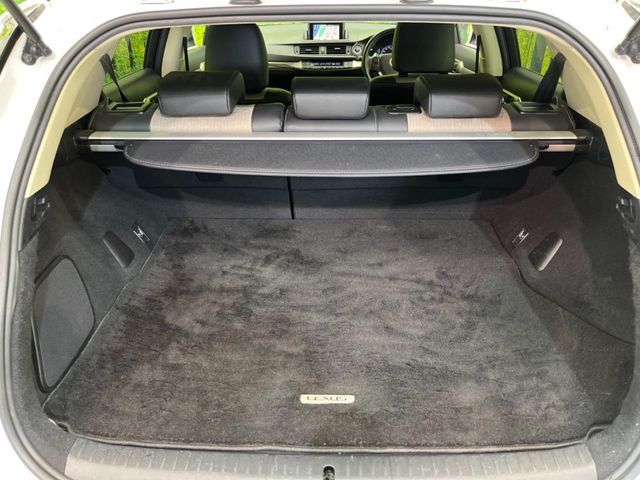 TOYOTA LEXUS CT200H 2017 Image 31