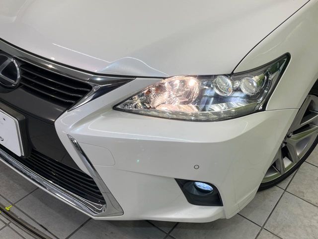 TOYOTA LEXUS CT200H 2017 Image 31