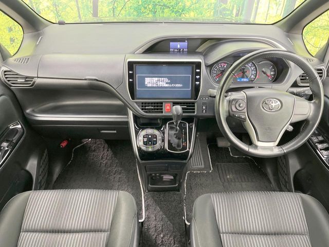 TOYOTA VOXY 2017 Image 31