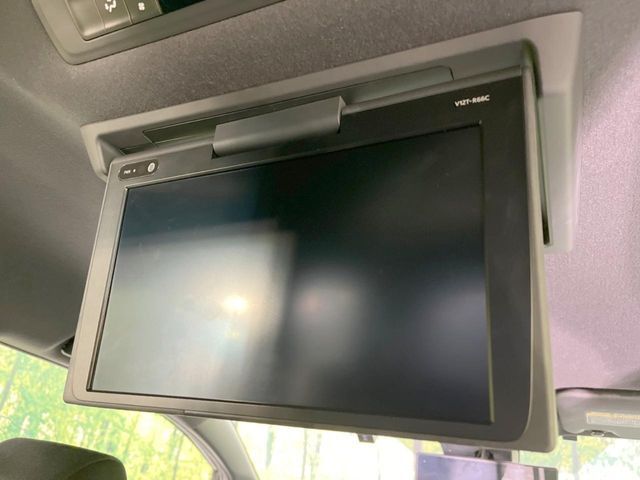 TOYOTA VOXY 2017 Image 31