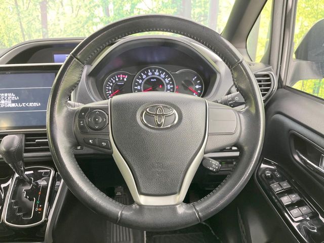 TOYOTA VOXY 2017 Image 31