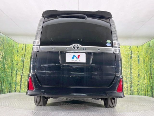 TOYOTA VOXY 2017 Image 31